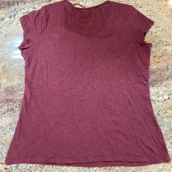 Lauren Conrad Size XL Maroon Short Sleeve Shirt with a Design with Black Beads - Picture 9 of 16